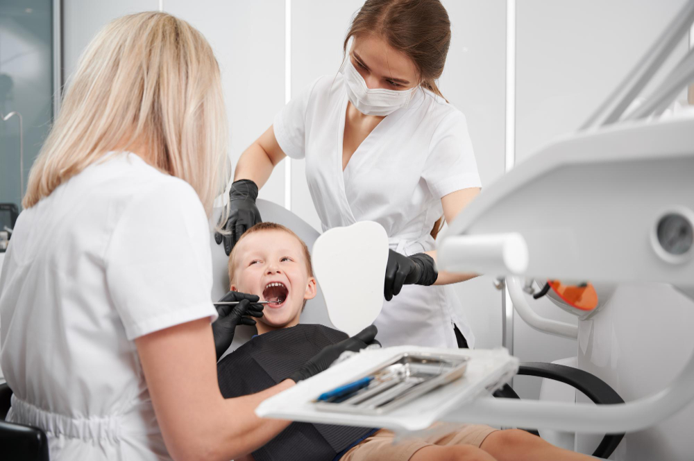 <a href="https://www.magnific.com/free-photo/dentist-assistant-examining-child-teeth-dental-office_26955704.htm#fromView=search&page=2&position=25&uuid=e9aba564-b6b1-4259-94a3-2feff646bdb1&query=child+dentist+appointment">Image by ArtPhoto_studio on Magnific</a>