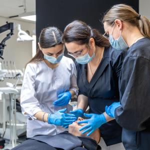 <a href="https://www.magnific.com/free-photo/team-female-dentists-treating-patients-teeth-visit-dentist-dentistry_416532530.htm#fromView=search&page=1&position=0&uuid=f2a03d50-dc85-4324-a6ef-f9ab47826a33&query=dental+team+treatment+planning">Image by pvproductions on Magnific</a>
