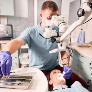 <a href="https://www.magnific.com/free-photo/male-dentist-grabbing-dental-explorer-dental-procedure_27527179.htm#fromView=search&page=1&position=32&uuid=409b006b-172a-439a-b369-a0677ecea4dc&track=ais_hybrid&query=dentist+scanning+teeth+modern+dental+clinic">Image by ArtPhoto_studio on Magnific</a>